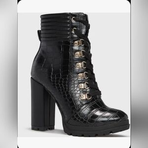 Lace-up Lugg Boots